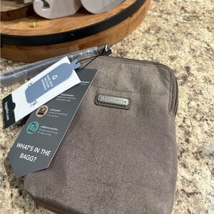 Baggallini Portobello Crossbody Bag Bryant